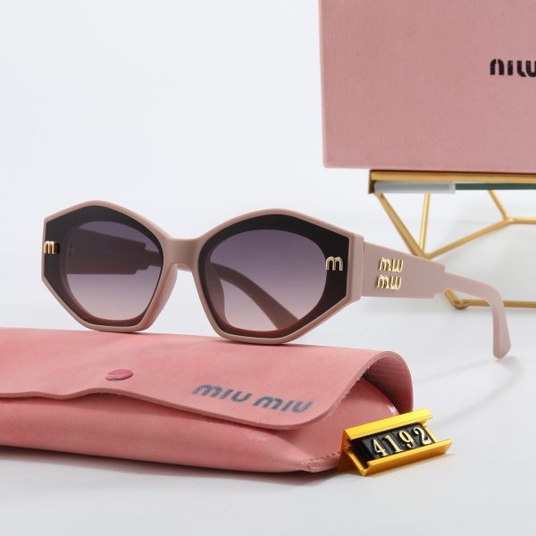 Miu Miu Fashionable Sunglasses