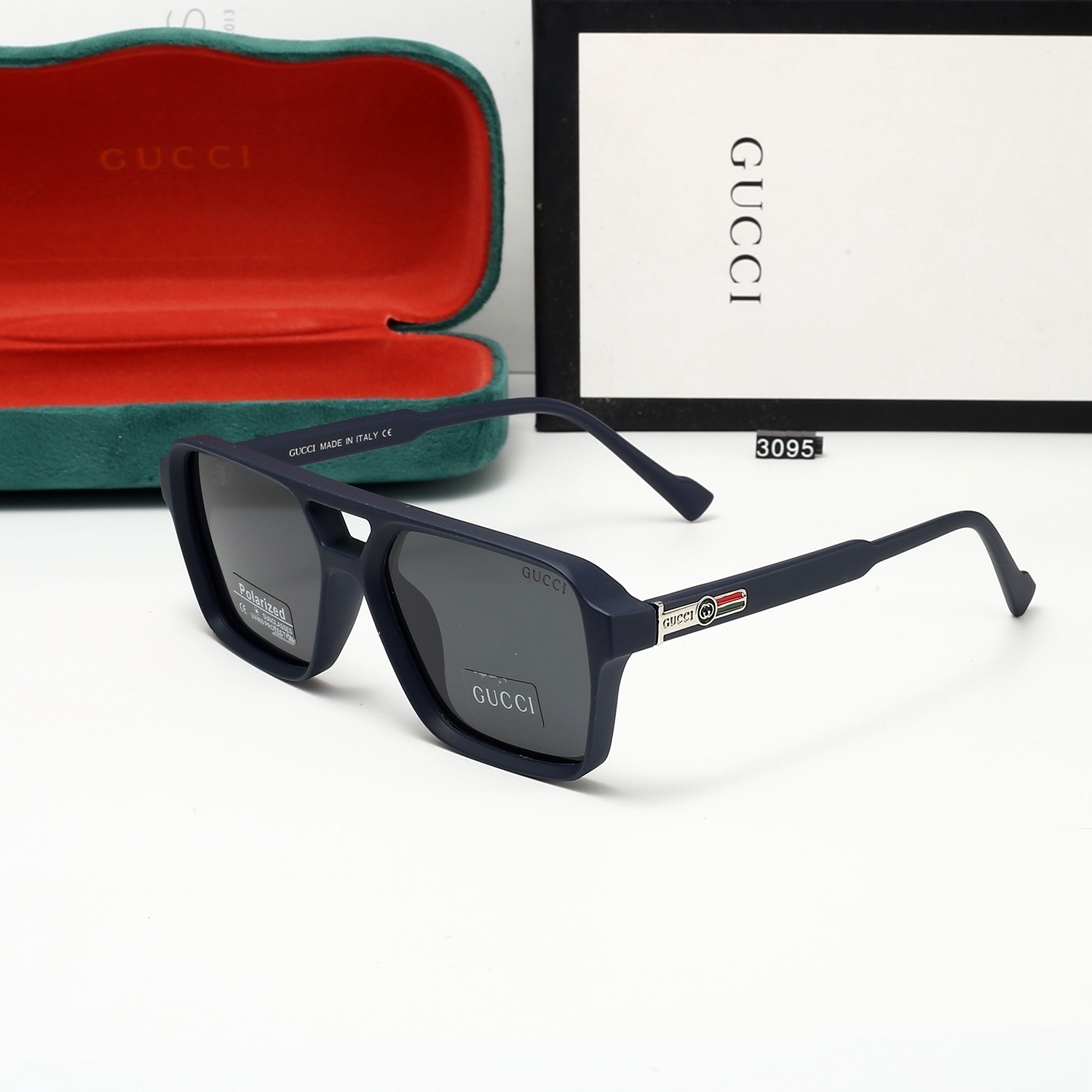 Gucci Fashionable Sunglasses - Image 3