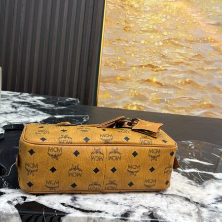 MCM Small Aren East West Shoulder Bag - Image 6