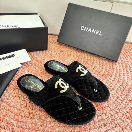 Chanel CC Logo Thong Sandals - Image 9