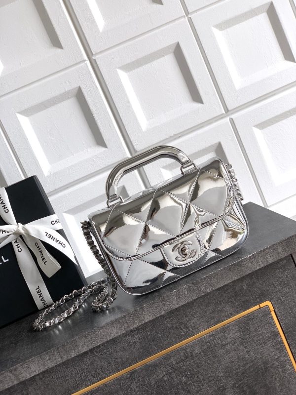 Chanel Small Clutch with Chain Bag - 10A Mirror Version