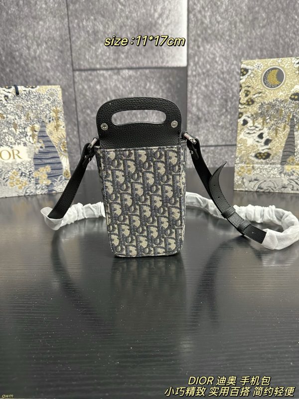 Dior Oblique GrainedCalfskin Vertical Saddle Bag