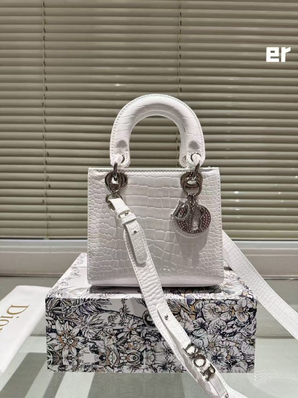 DIOR Lady Dior Diamond Buckle Bag