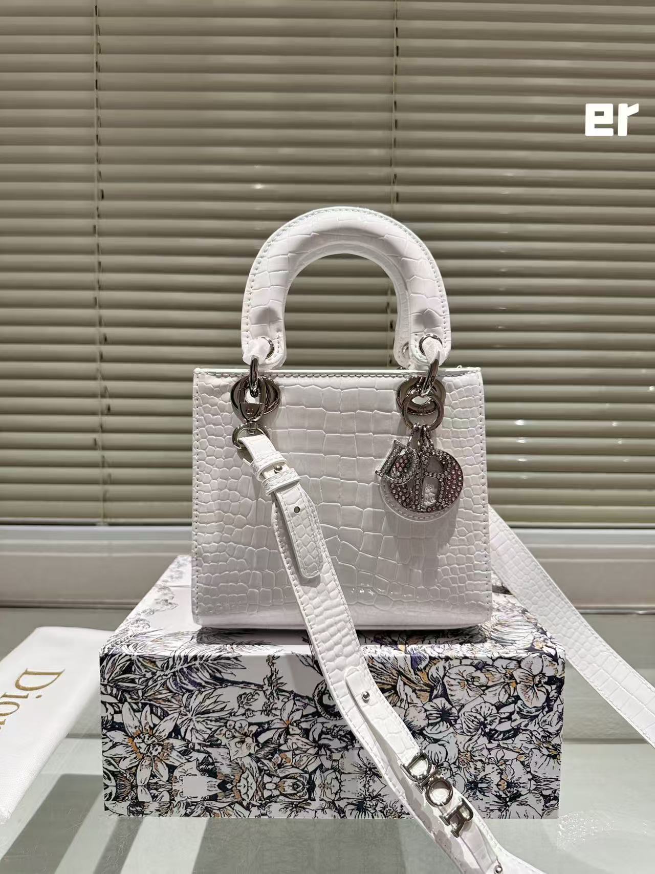 DIOR Lady Dior Diamond Buckle Bag - Image 3