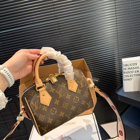 LV Speedy Bandoulière 20 Monogram Bag - Image 2