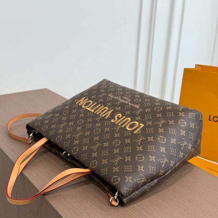 LV's New Tote Bag - Image 8