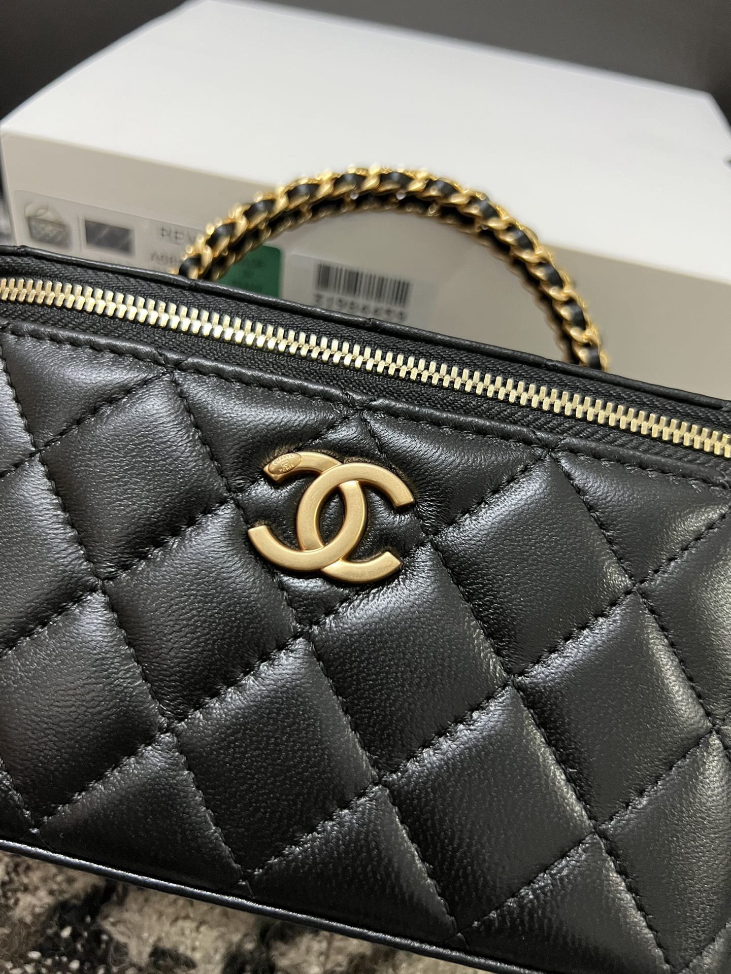 Chanel 22 CC Makeup Box Top Quality - Image 2