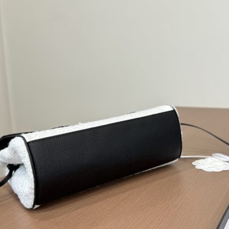 Chanel's New Underarm Bag - Image 6