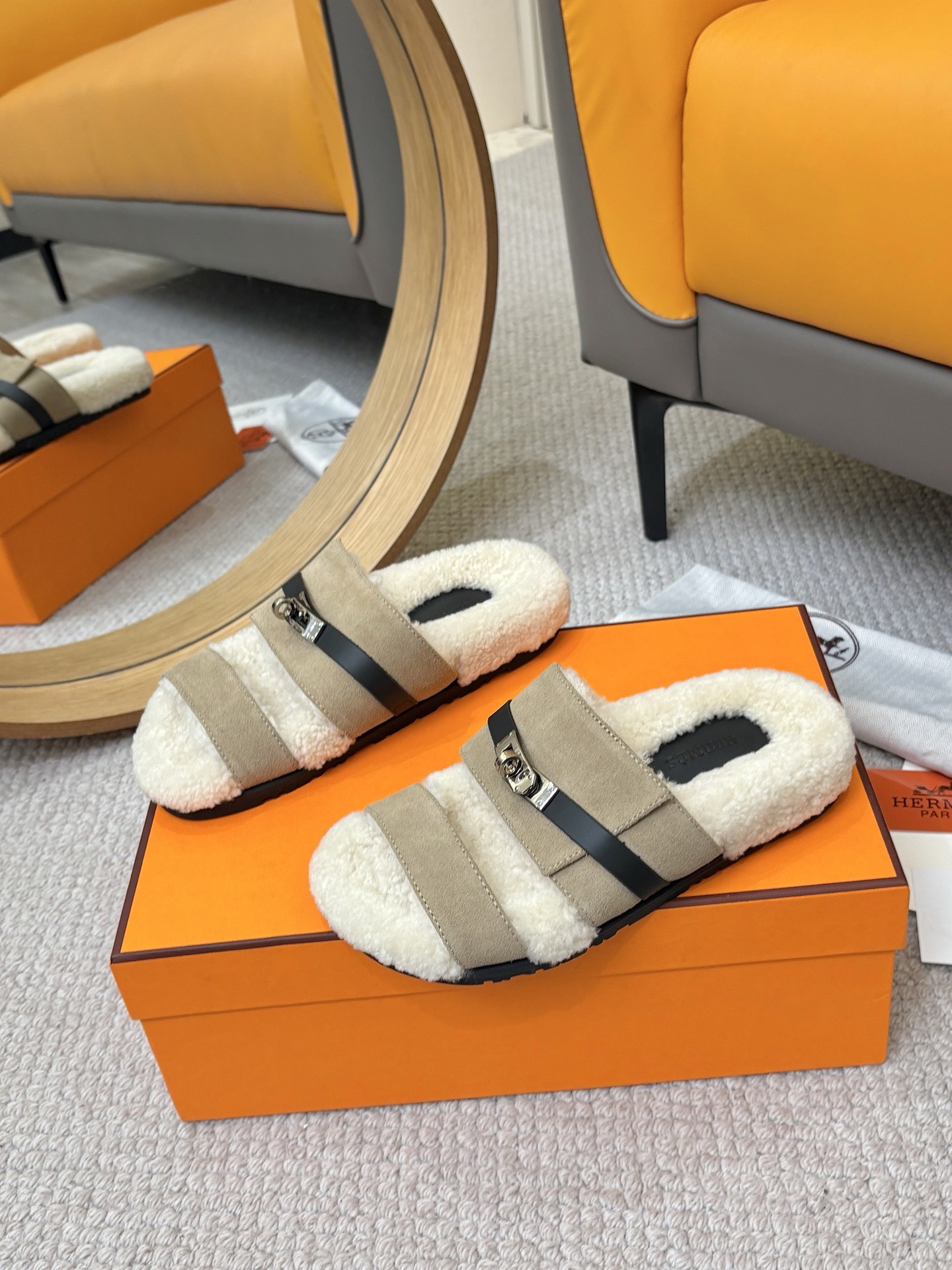 Hermès Furry Slippers - Image 3