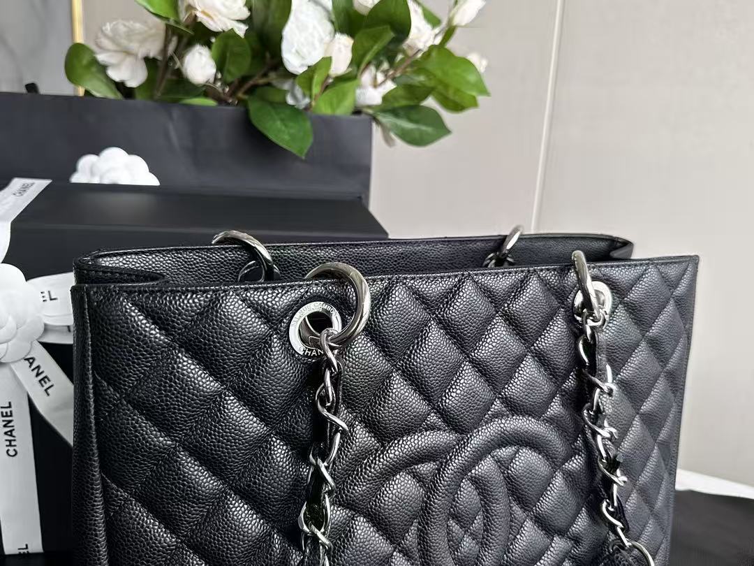 CHANEL Caviar Quilted Grand Shopping Tote GST Black - Image 3