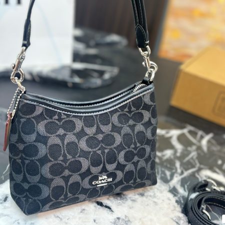 Coach Laurel 19 Tote Bag - Image 2