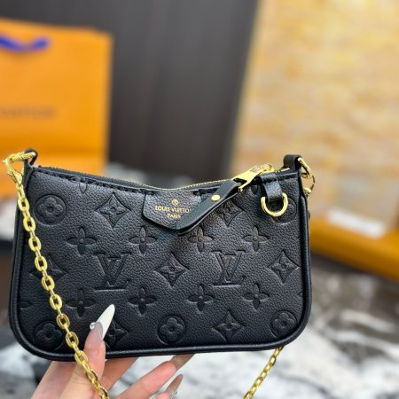 LV's Latest Mahjong Coin Purse - Image 5