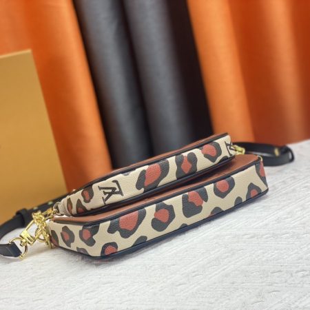 LV  Multi Pochette Bag - Image 5