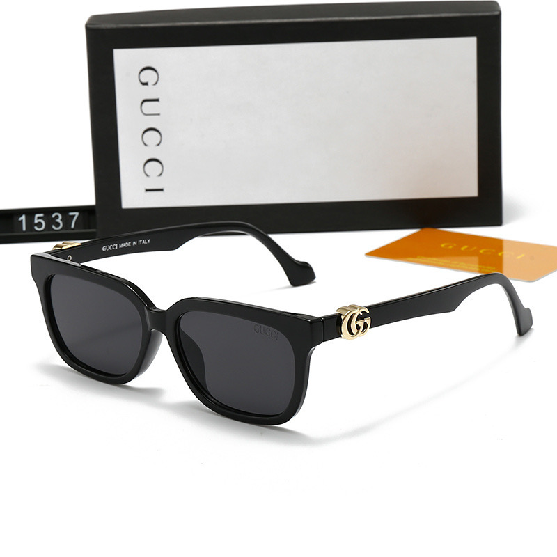Gucci Fashionable Sunglasses - Image 4