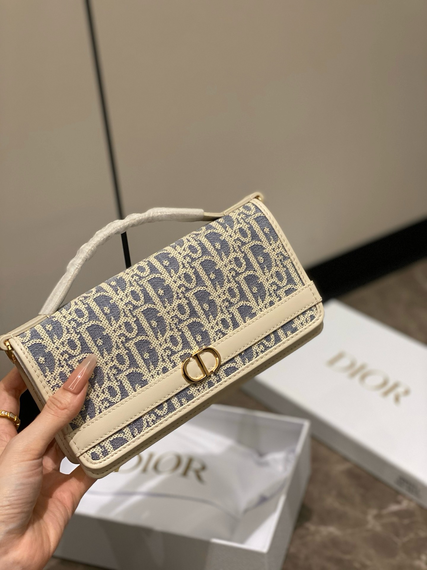 Dior Shoulder Bag - Image 2