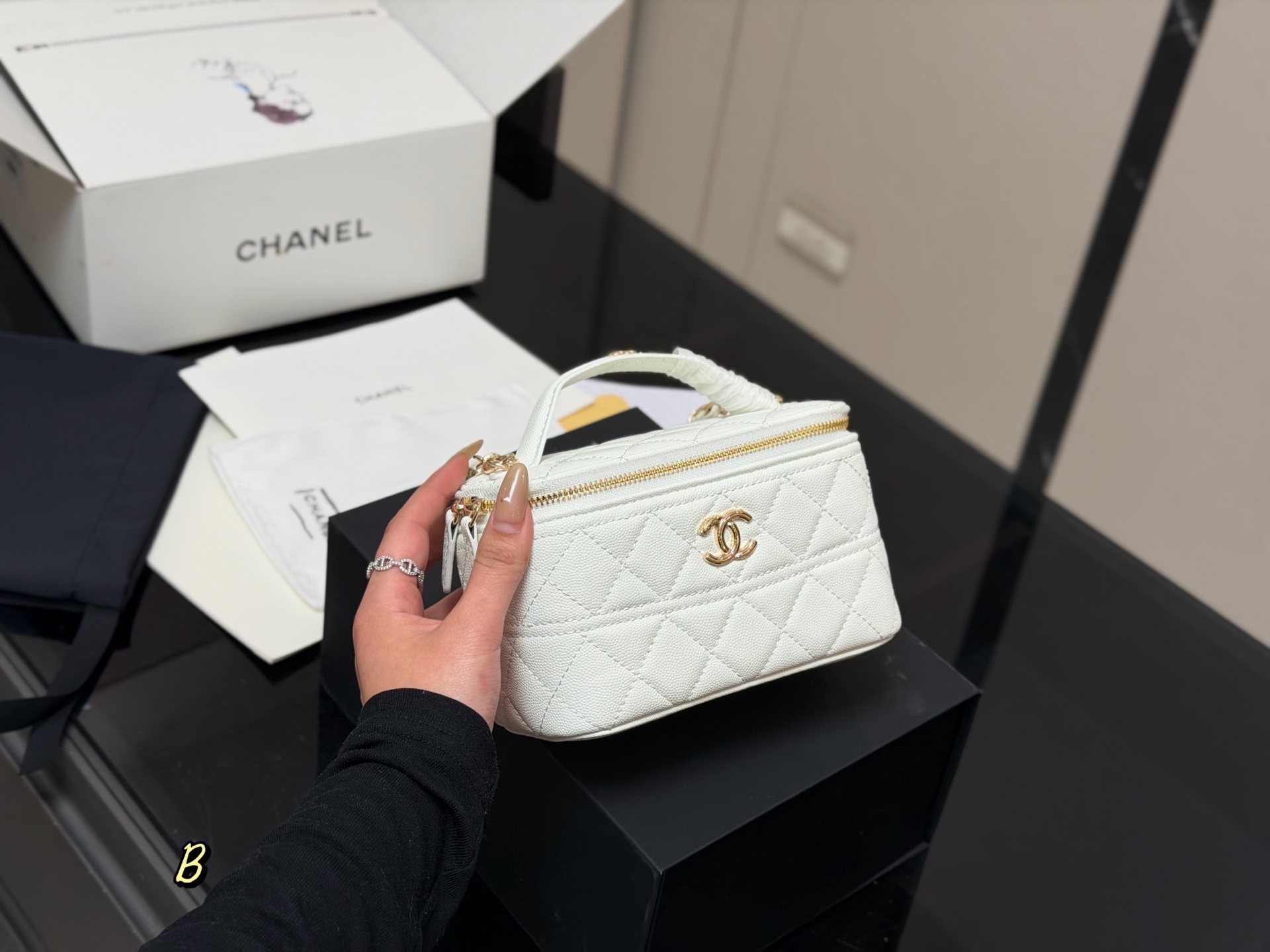 Chanel Long Vanity With Chain Bag - Image 2