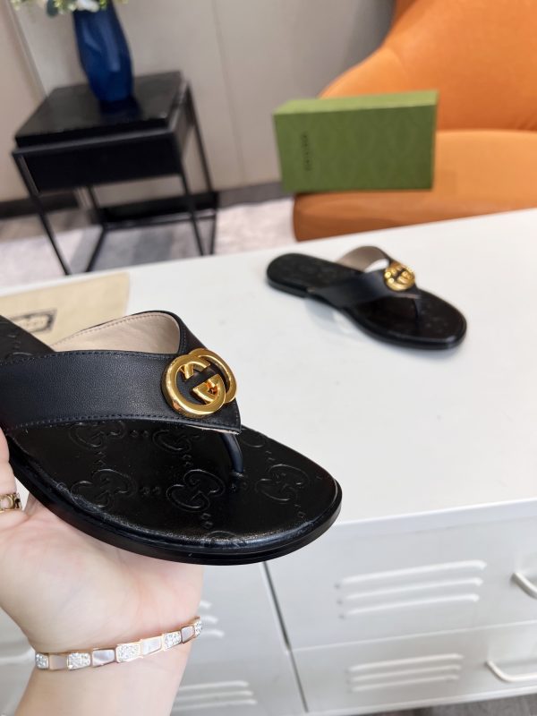 Gucci Interlocking G Thong Sandals
