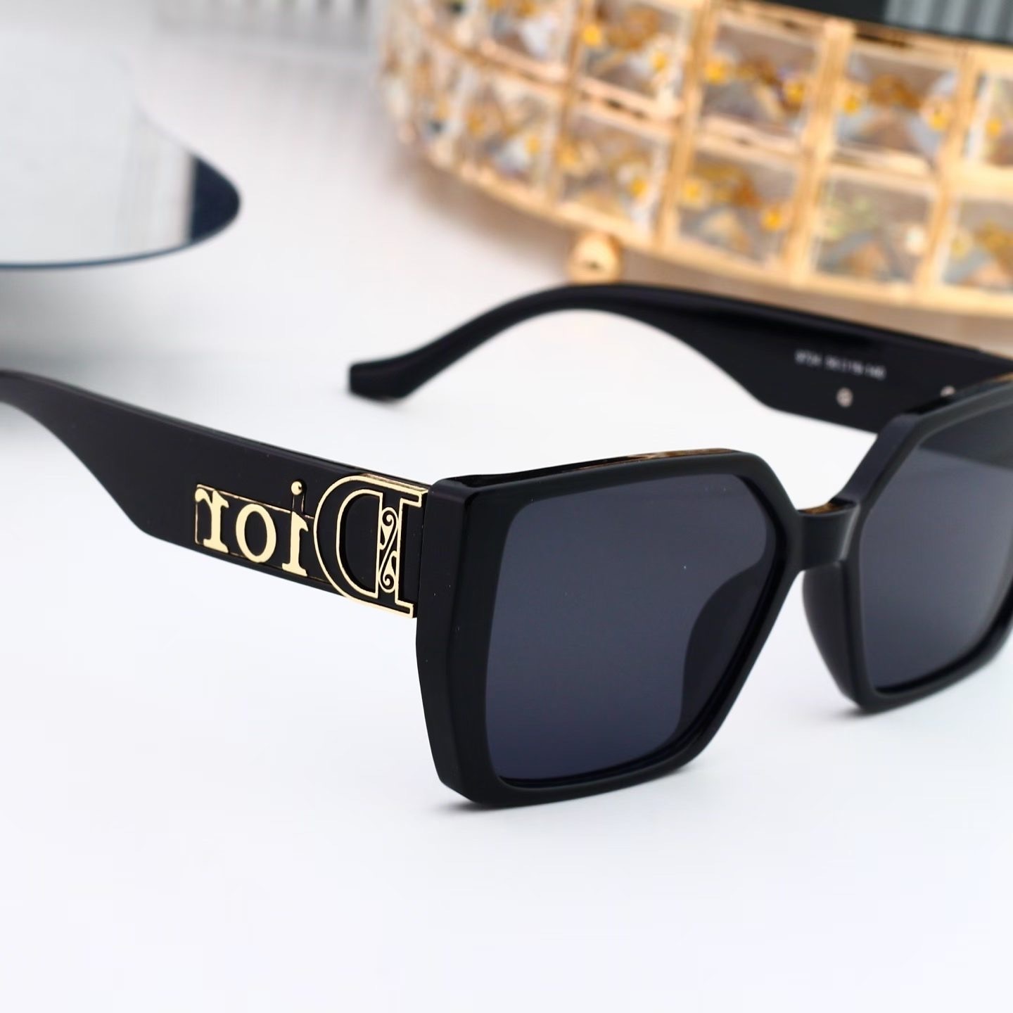 Dior Fashionable Sunglasses - Image 9