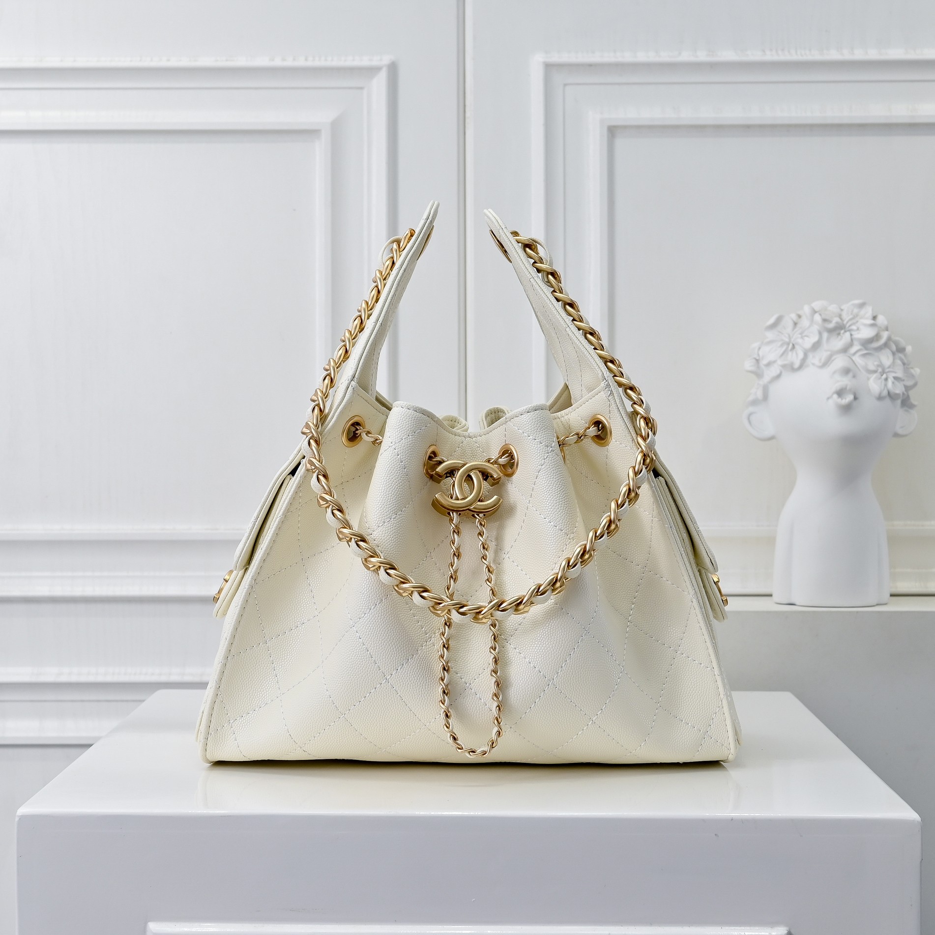 Chanel 25 Small Handbag - Image 4