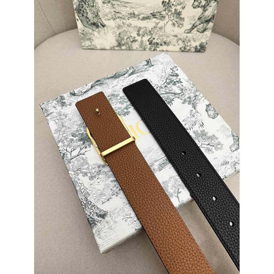 Dior cowhide and bottom leather, palladium plated pure steel buckle 35MM - Image 6