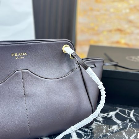 Prada Vitello Daino Handbag - Image 6