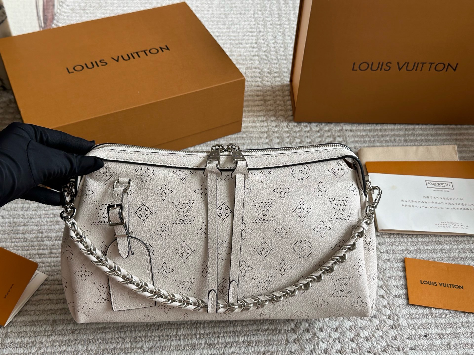 LV Hand It All MM Mahina Handbags - Image 3