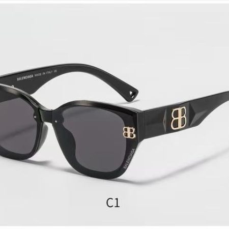 Balenciaga Fashionable Sunglasses - Image 3