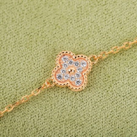 Van Cleef&Arpels VCA alhambra Bracelet mini diamond - Image 5