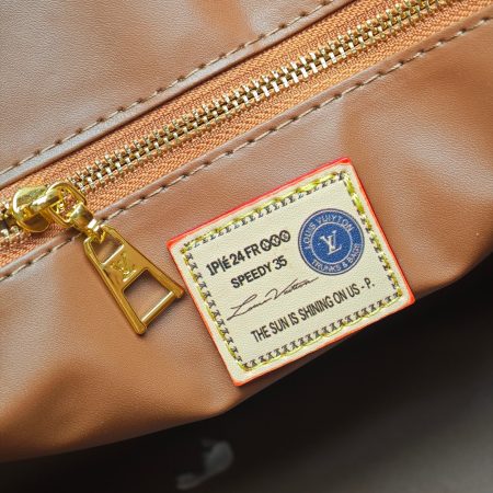 LV OnTheGo MM Bag - Image 8