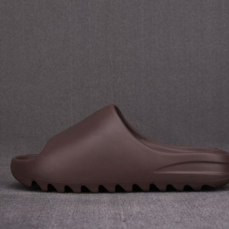 Yeezy Slide Soot G55495 - Image 2