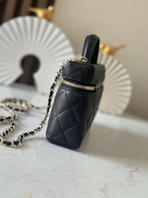 Chanel 25C Vanity / Clutch with Chain