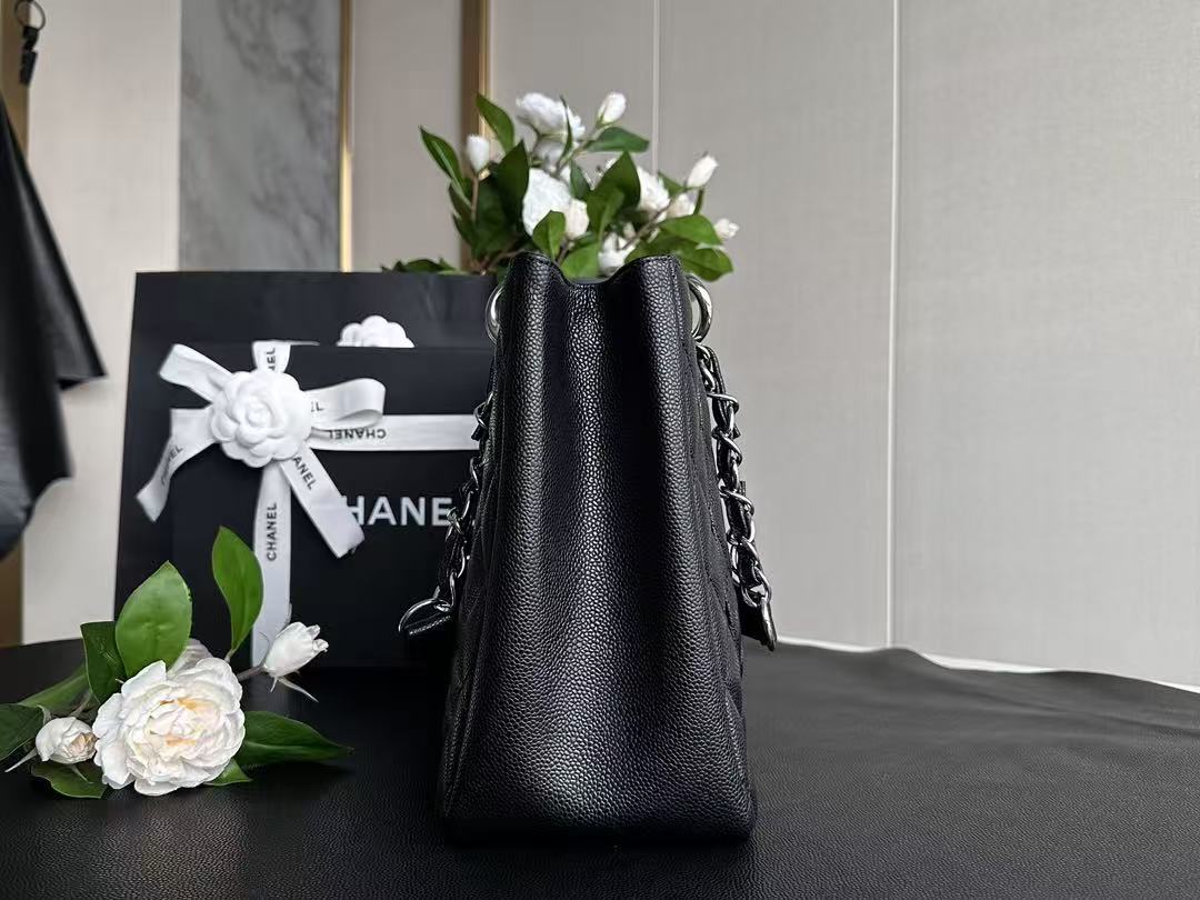 CHANEL Caviar Quilted Grand Shopping Tote GST Black - Image 7