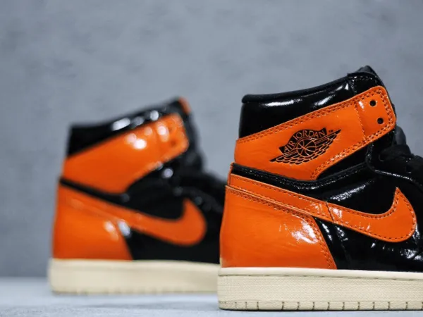 Jordan1 Retro High Og "Shattered 3.0"