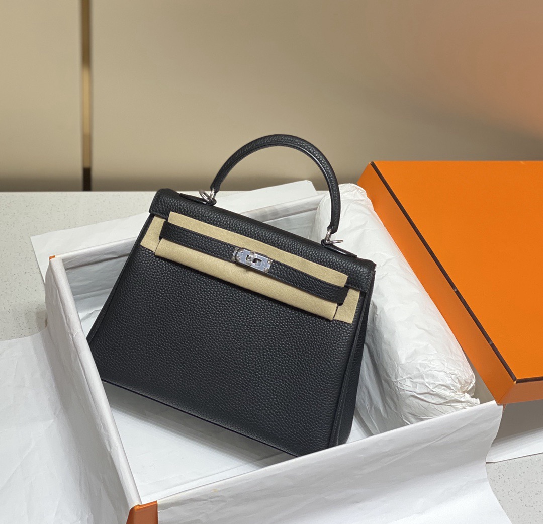 Hermès Kelly 25 black togo leather palladium hardware - Image 1