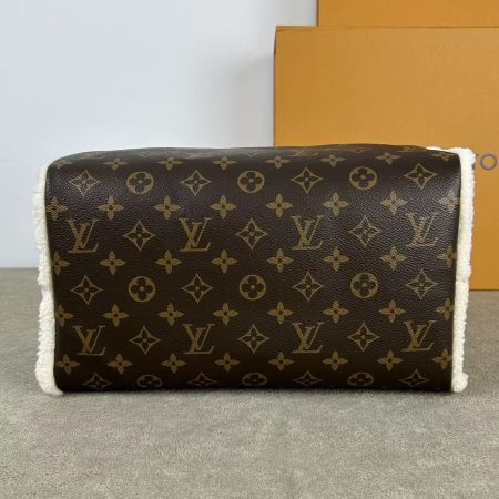 LV Speedy Soft Teddy 30 Bag - Image 4