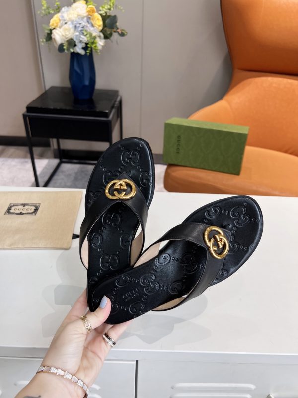 Gucci Interlocking G Thong Sandals