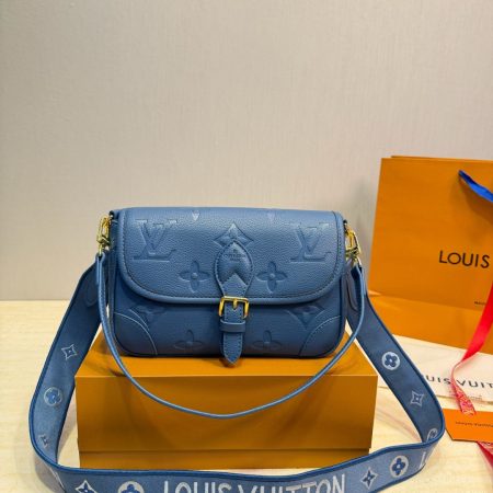 LV Diane Monogram Empreinte Bag - Image 5