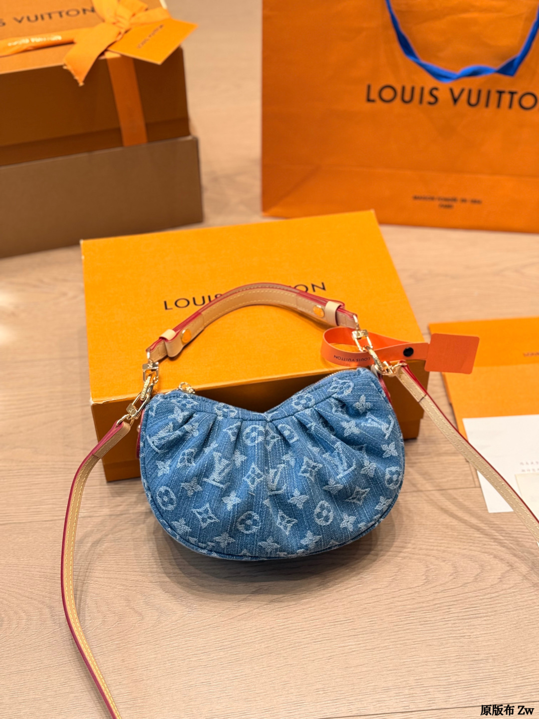 LV Pochette Valley Monogram Denim Bag - Image 6