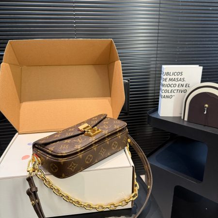 LV Pochette Métis East West Monogram Bag - Image 7