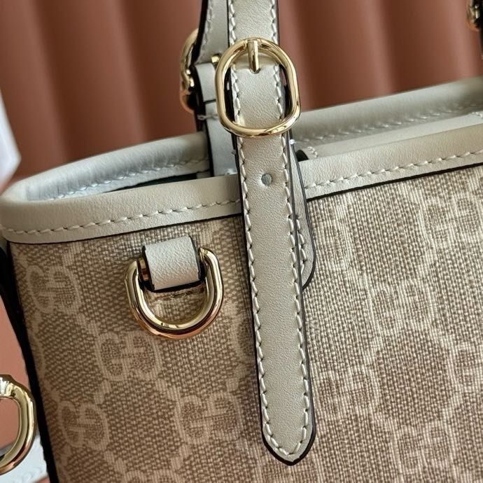 Gucci GG Emblem mini bag - Image 6