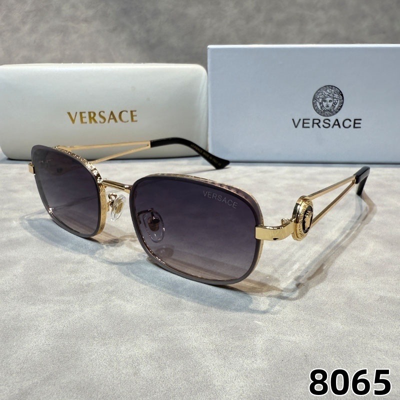 Versace Fashionable Sunglasses - Image 3