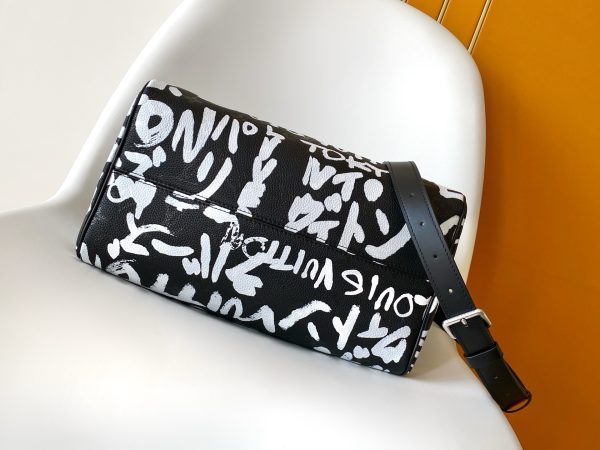 LV Speedy P9 Bandoulière 30 Scribble Autres Cuirs Monogram