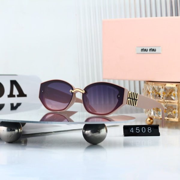 Miu Miu Fashionable Sunglasses