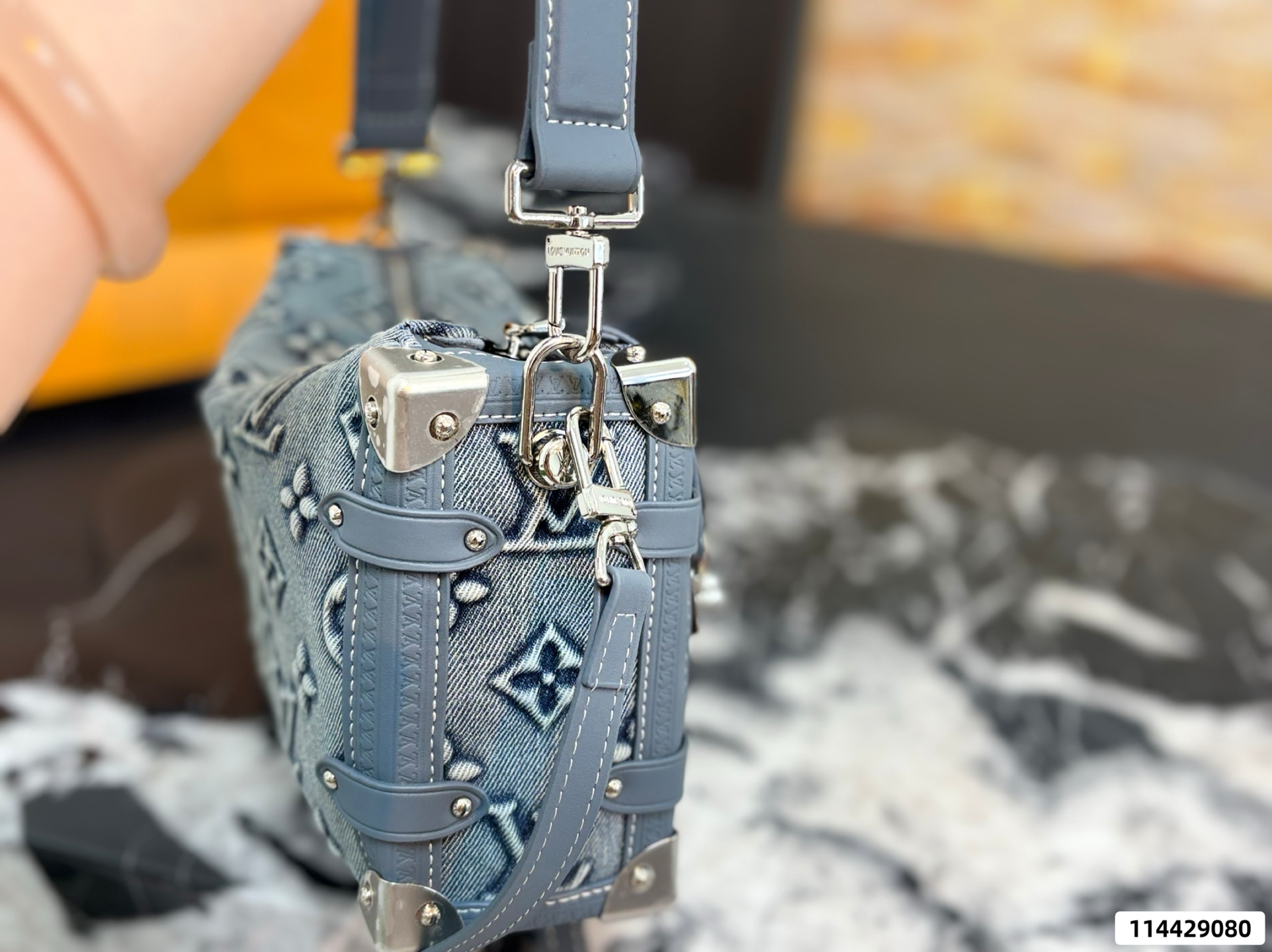 LV's New Trunk Bag - Image 5