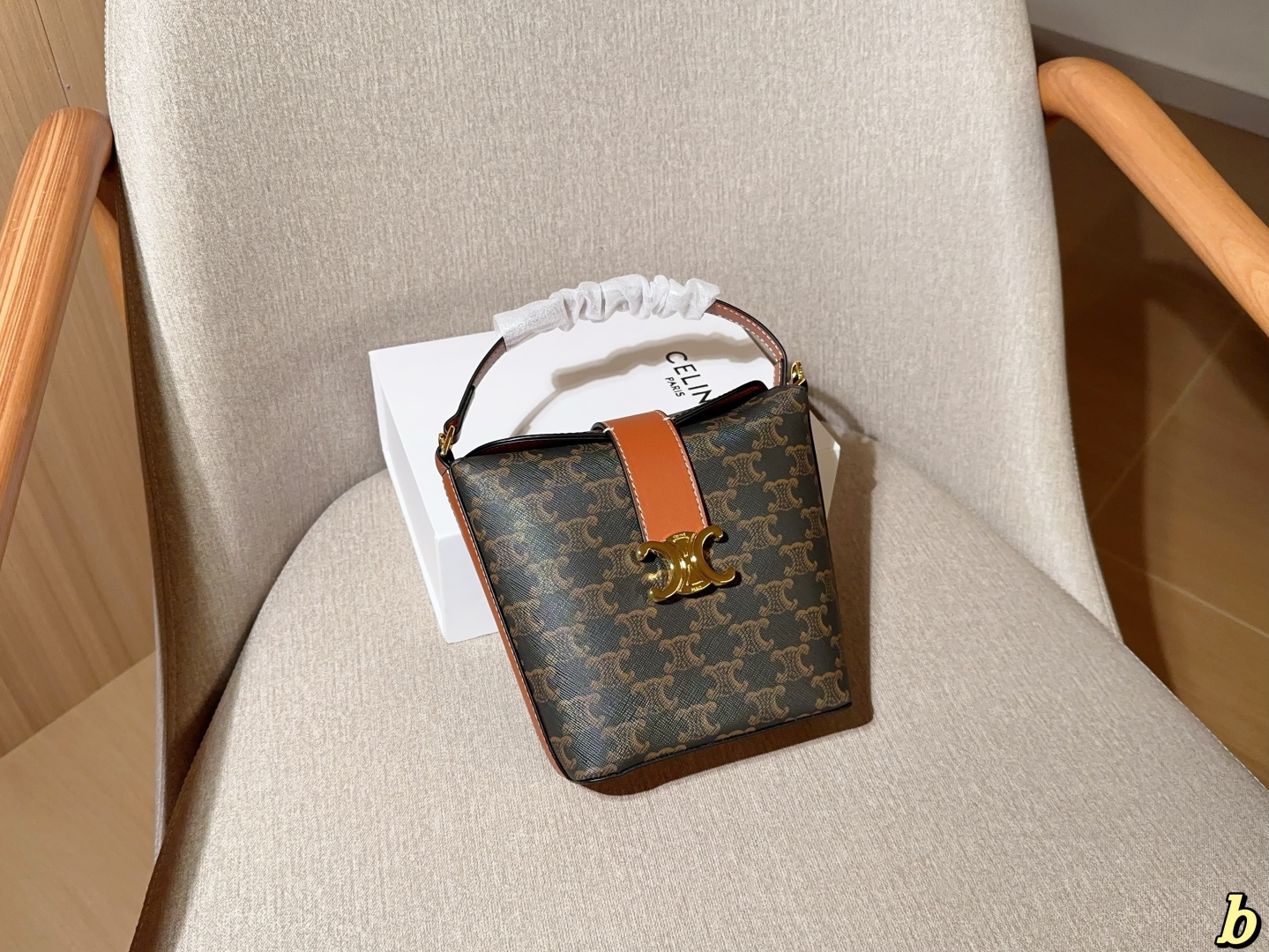 Celine Triomphe Small Bucket Bag - Image 2