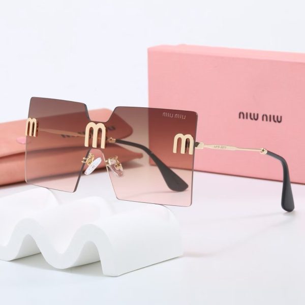 Miu Miu Fashionable Sunglasses