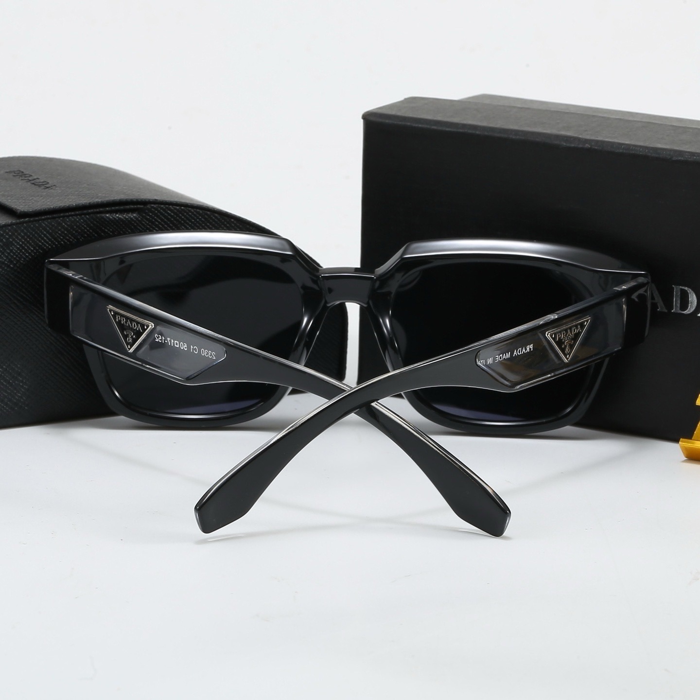 Prada Fashionable Sunglasses - Image 8