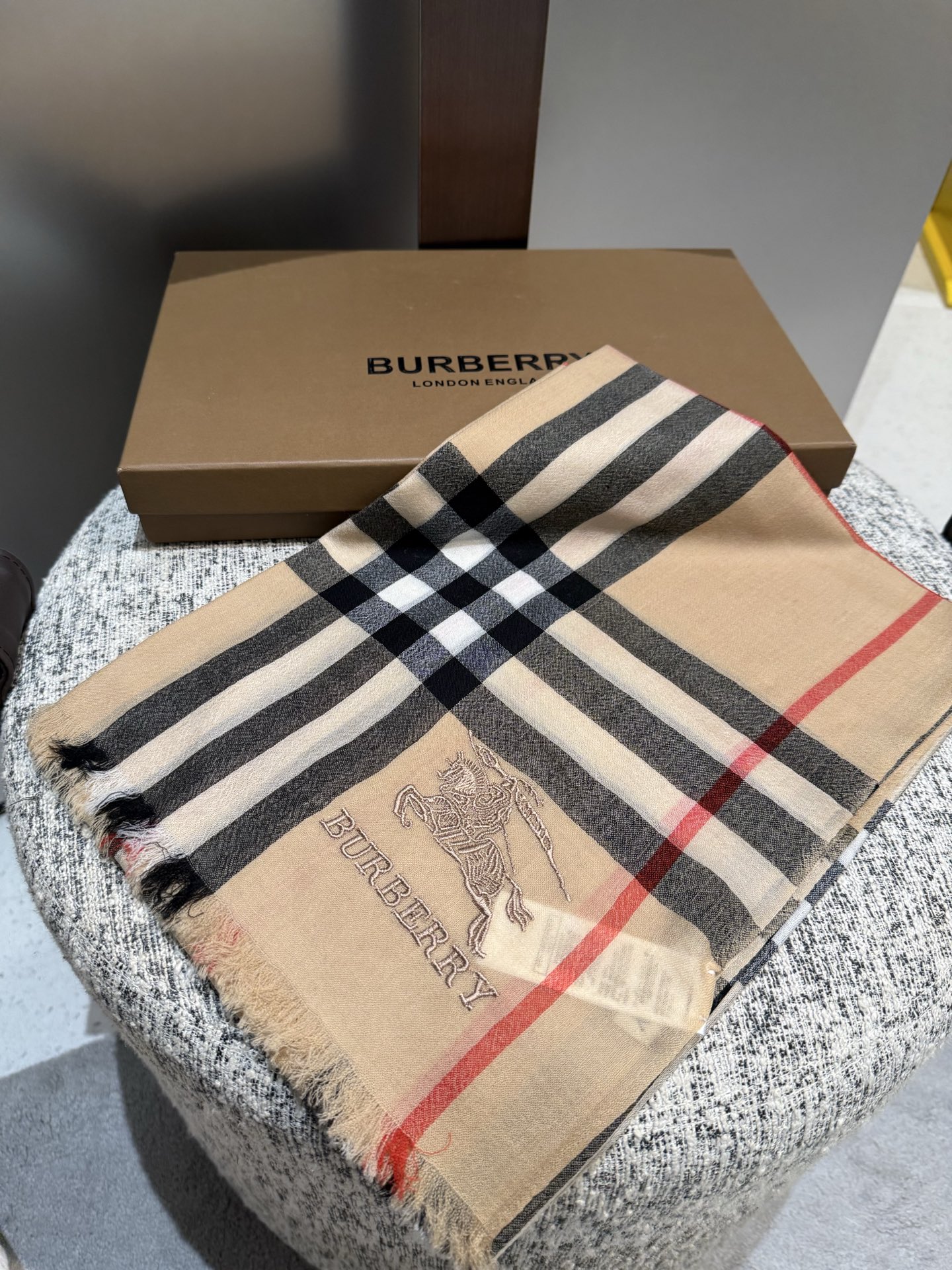 Burberry Check Cashmere Beige Scarf Unisex - Image 1