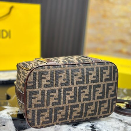 Fendi Baguette Handbag - Image 9