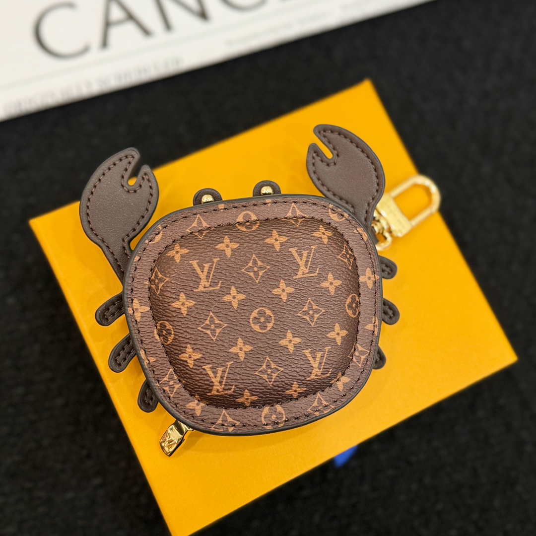 LV  Accessories - Image 2